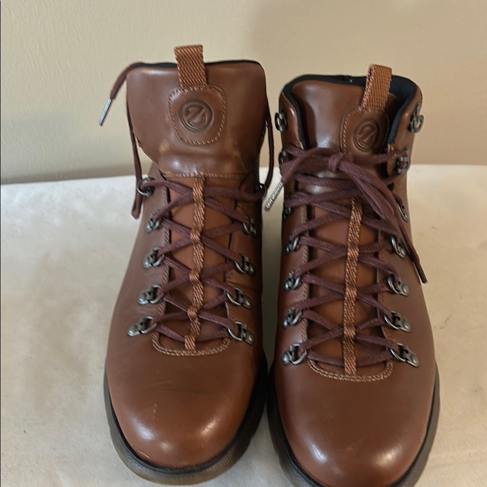Brown Outdoor Boots with High-Quality Leather and Sturdy Sole